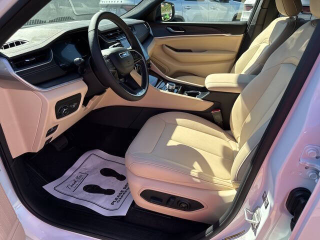 2025 Jeep Grand Cherokee Laredo X