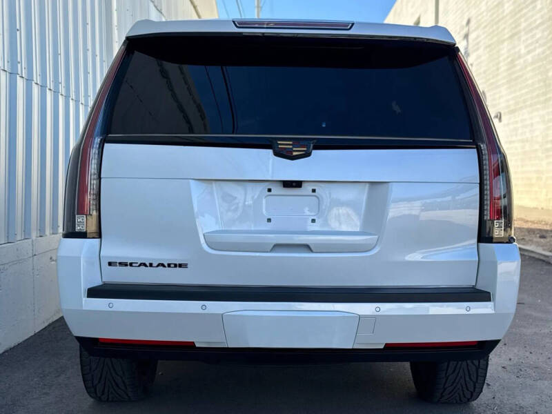 2017 Cadillac Escalade Luxury