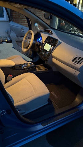 2011 Nissan LEAF SL