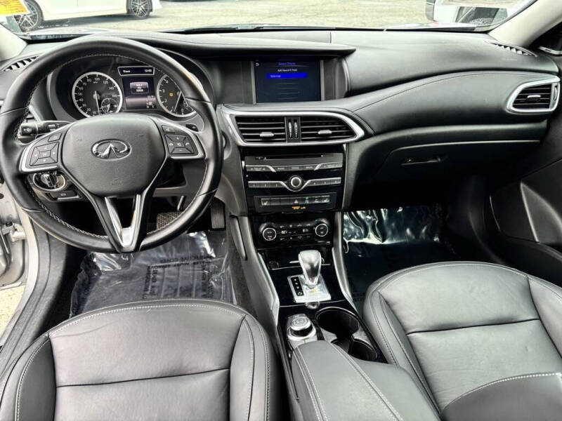 2018 Infiniti QX30 Premium