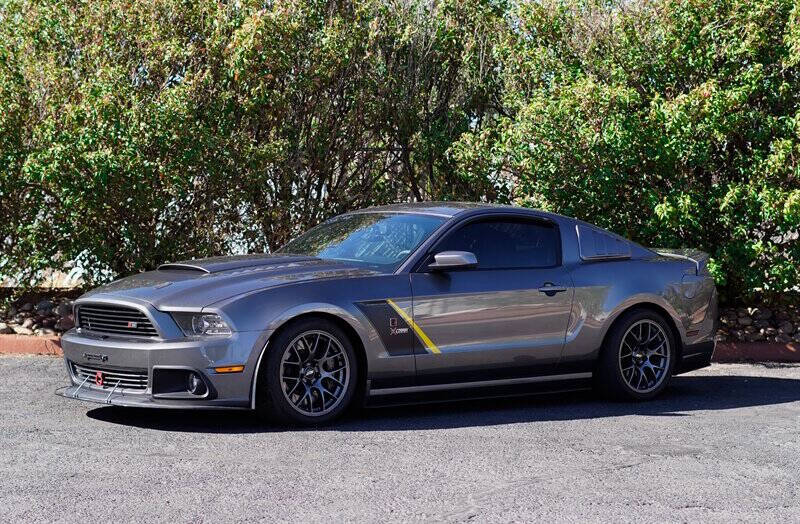 2014 Ford Mustang GT Premium's photo