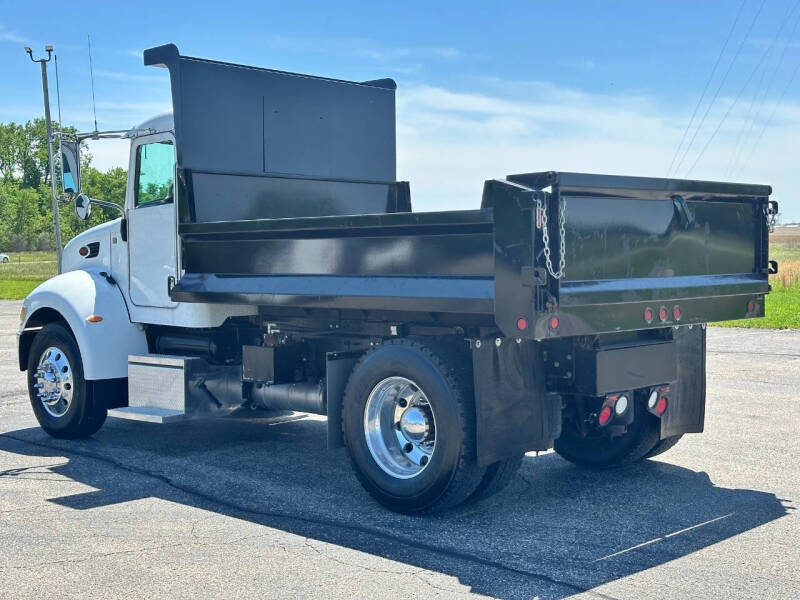 2013 Peterbilt 337