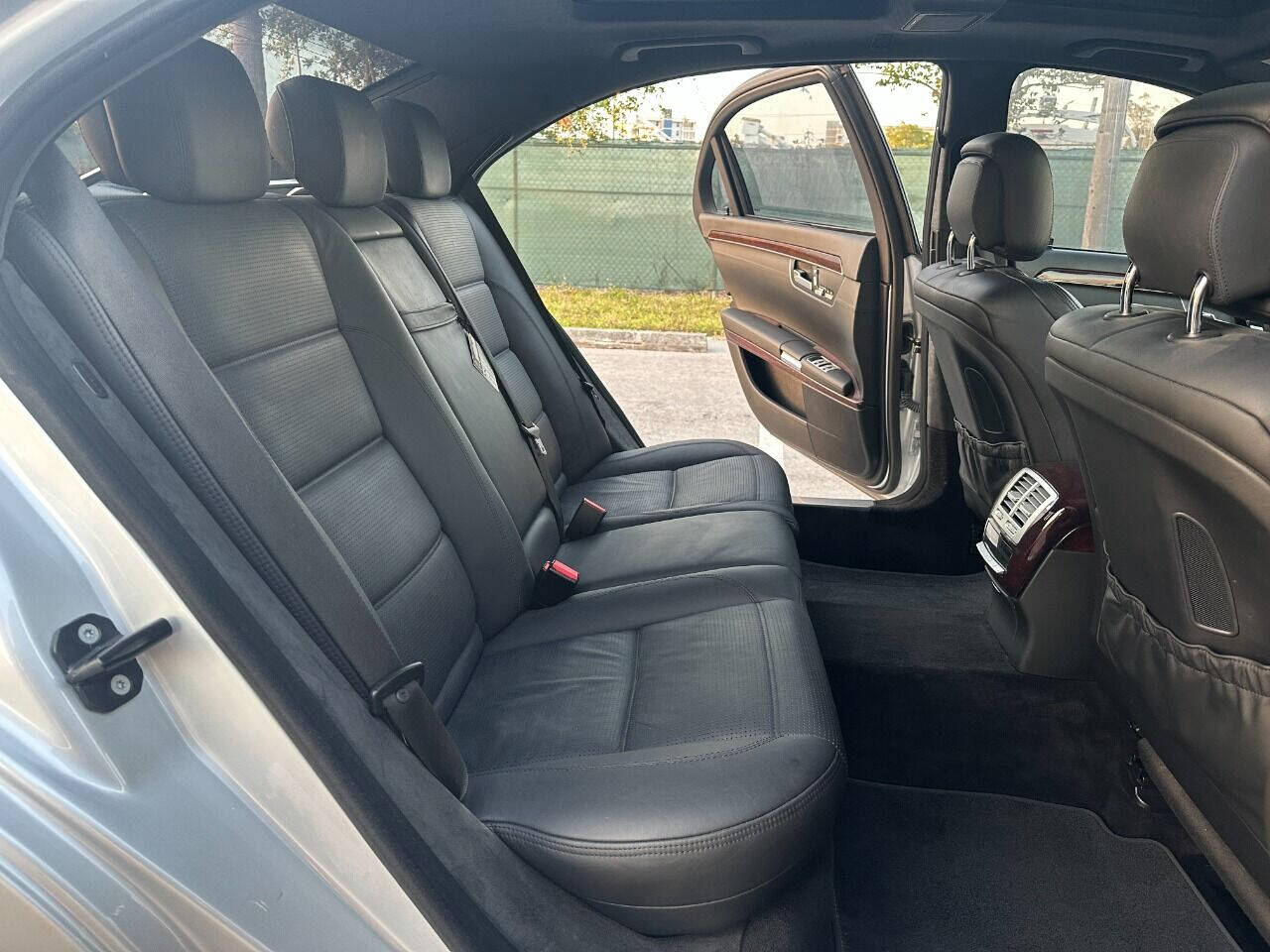 2007 Mercedes-Benz S-Class Sedan - $27,900