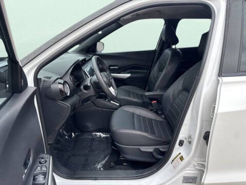 2020 Nissan Kicks SR