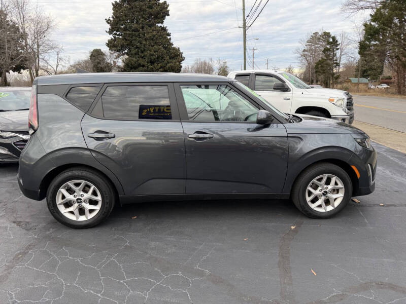 2024 Kia Soul LX