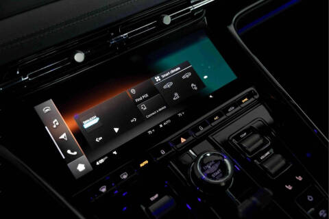 2025 Aston Martin DB12 V8