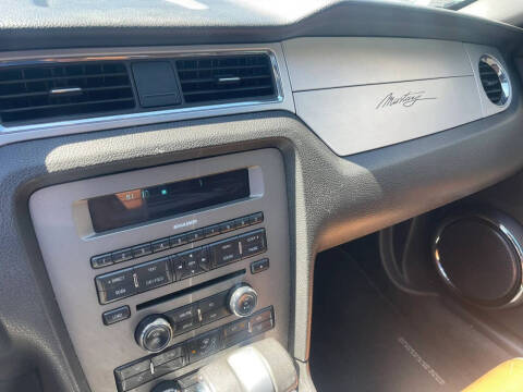 2012 Ford Mustang V6 Premium