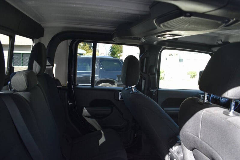 2022 Jeep Gladiator Sport