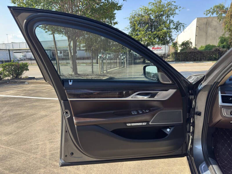 2017 BMW 7 Series 740i