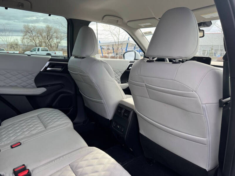 2023 Mitsubishi Outlander PHEV SEL