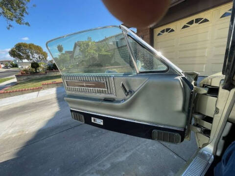 1966 Ford Thunderbird