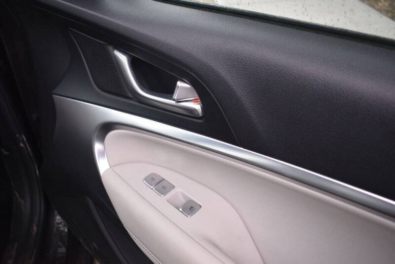 2025 Genesis G70