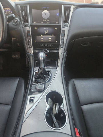 2015 Infiniti Q50 Premium