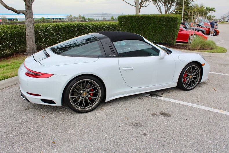 2018 Porsche 911