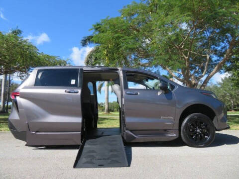 2021 Toyota Sienna XLE 8-Passenger