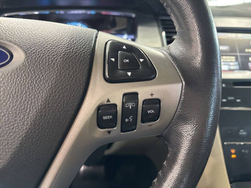 2015 Ford Taurus SEL