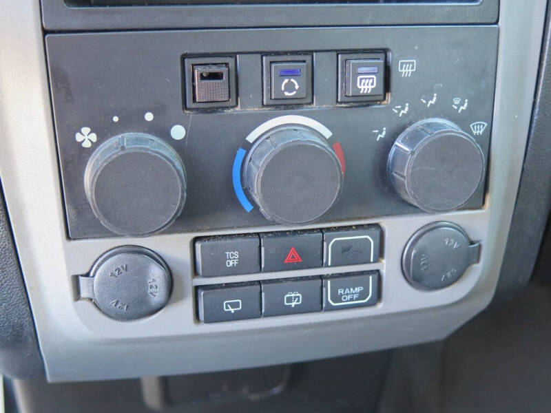 2014 AM General MV-1