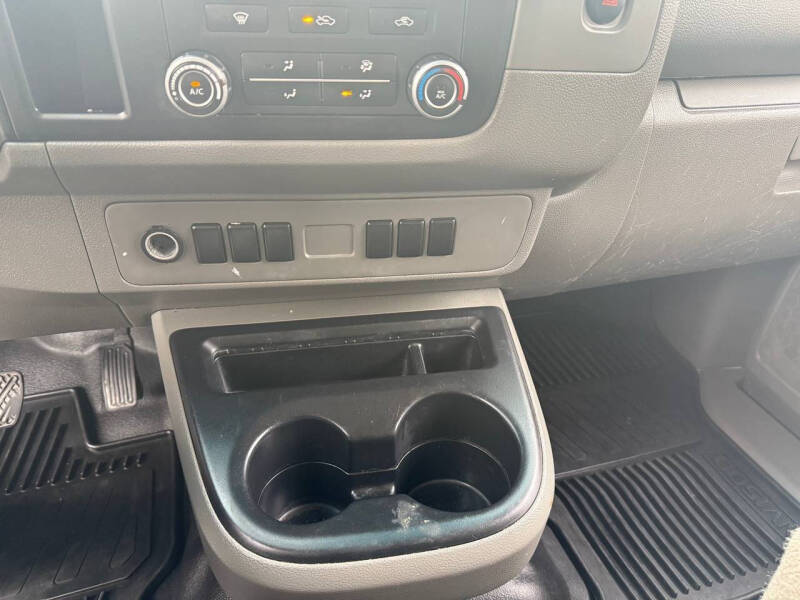 2016 Nissan NV 1500 S