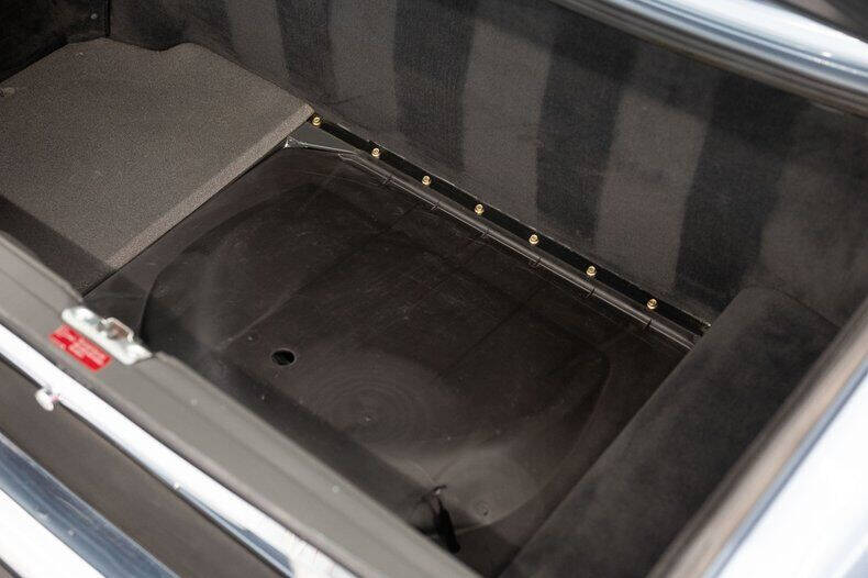 1986 Mercedes-Benz 560-Class 560 SL