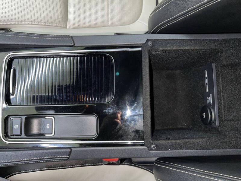 2020 Jaguar F-PACE 25t R-Sport