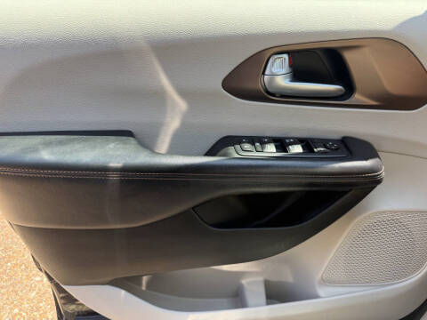 2017 Chrysler Pacifica Touring Plus