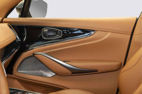 2024 Aston Martin DBX