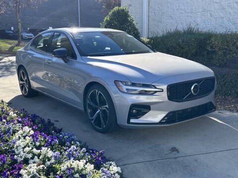 2024 Volvo S60 B5 Core Dark Theme