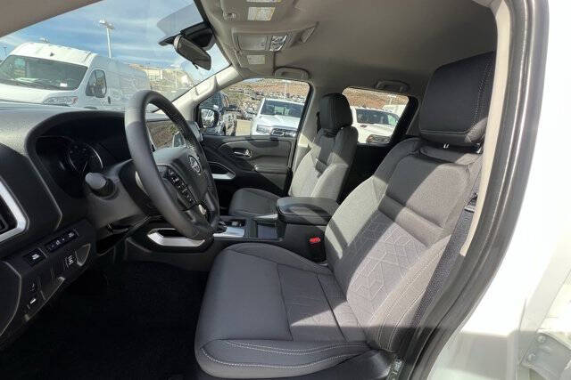 2025 Nissan Frontier SV