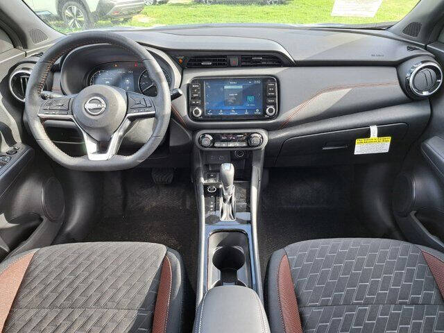 2024 Nissan Kicks SR