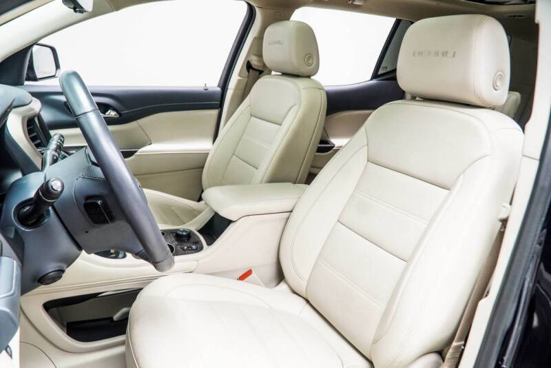 2022 GMC Acadia Denali