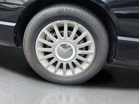 2005 Ford Thunderbird Deluxe