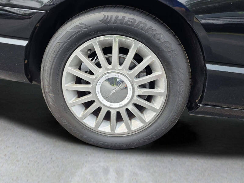 2005 Ford Thunderbird Deluxe