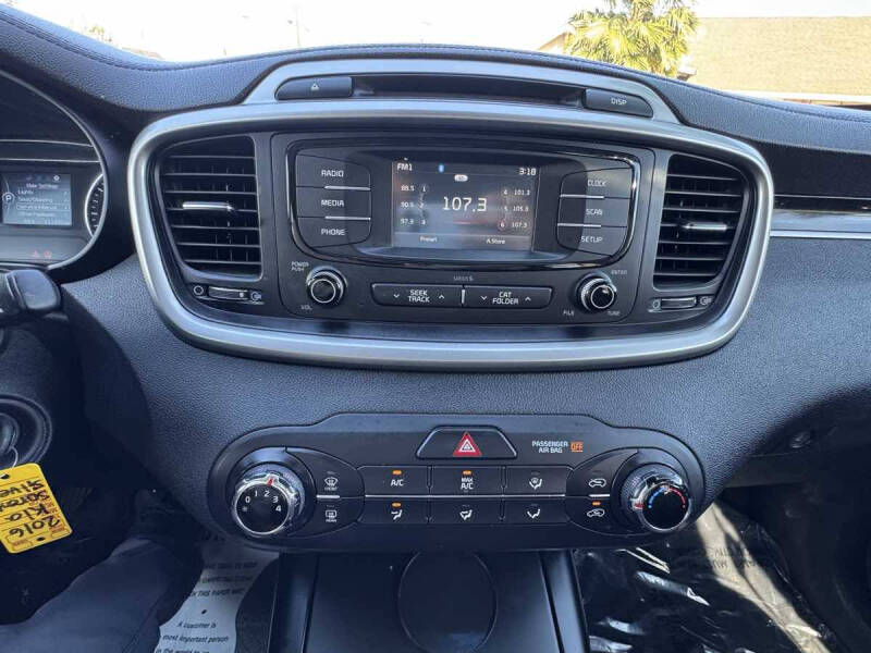 2016 Kia Sorento LX V6