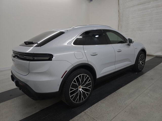 2024 Porsche Macan 4 Electric