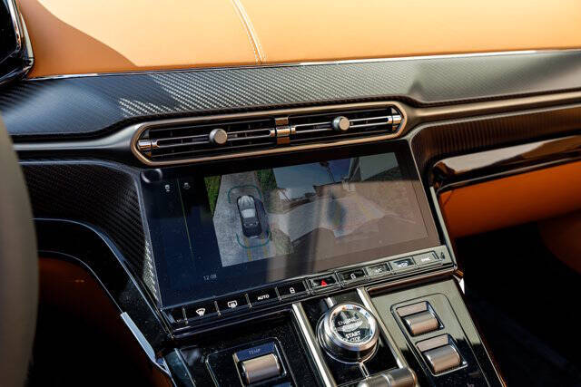 2026 Aston Martin Vantage Roadster