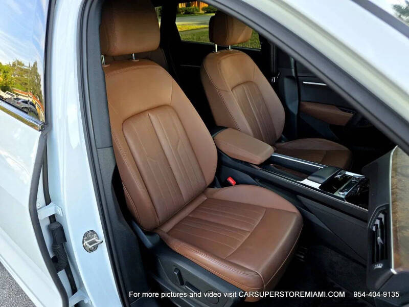 2021 Audi e-tron quattro Premium