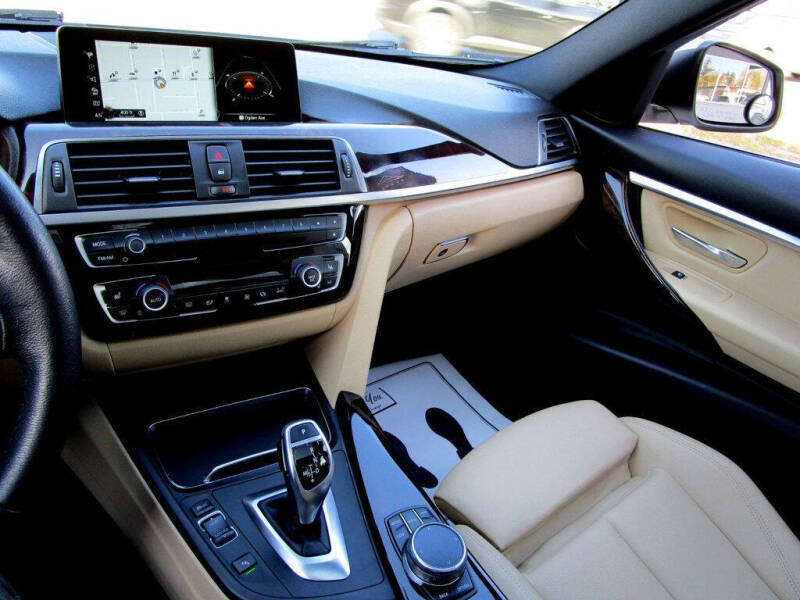 2017 BMW 3 Series 330i xDrive