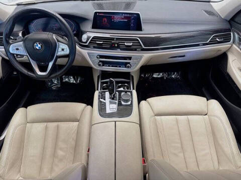 2022 BMW 7 Series 740i