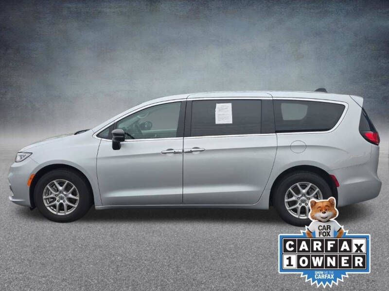 2024 Chrysler Pacifica Touring L
