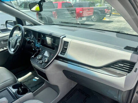 2015 Toyota Sienna