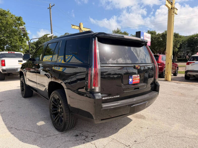 2016 Cadillac Escalade Standard