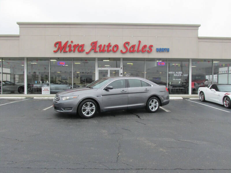 2013 Ford Taurus SEL's photo