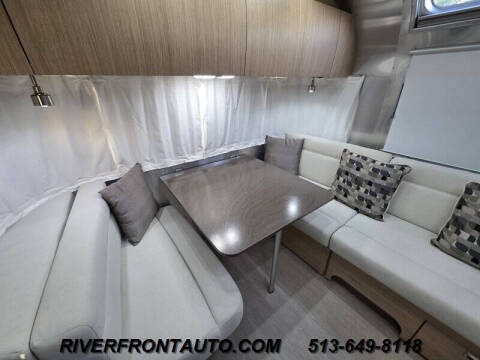 2018 Airstream Flying Cloud 25FB