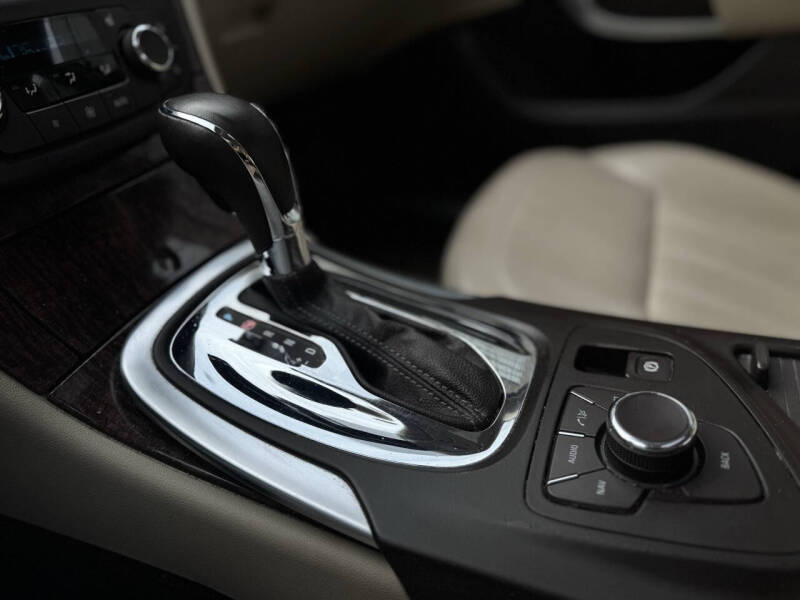 2012 Buick Regal Premium 2