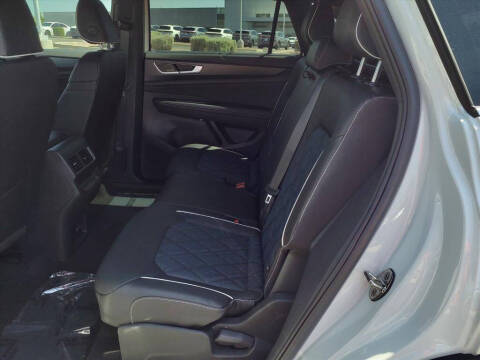 2026 Volkswagen Atlas Cross Sport SEL Premium R-Line 4Motion