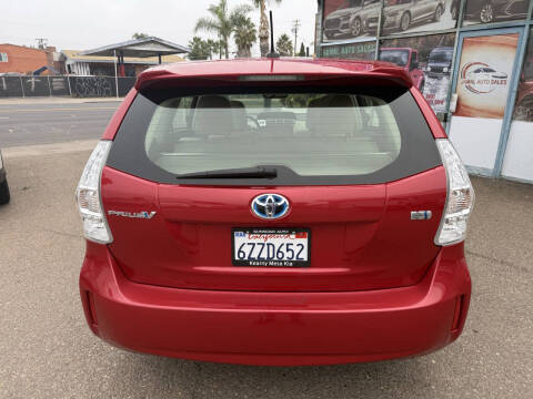 2013 Toyota Prius v Five