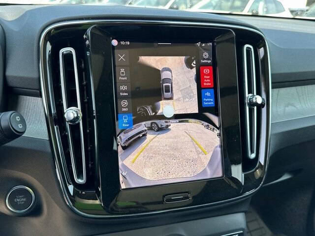 2026 Volvo XC40 B5 Plus