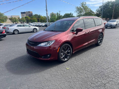 2020 Chrysler Pacifica Touring L
