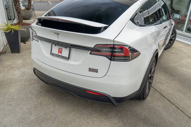 2022 Tesla Model X 16