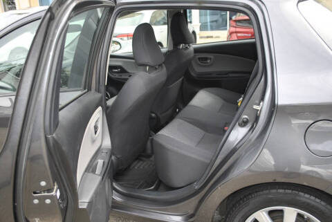 2017 Toyota Yaris 5-Door LE